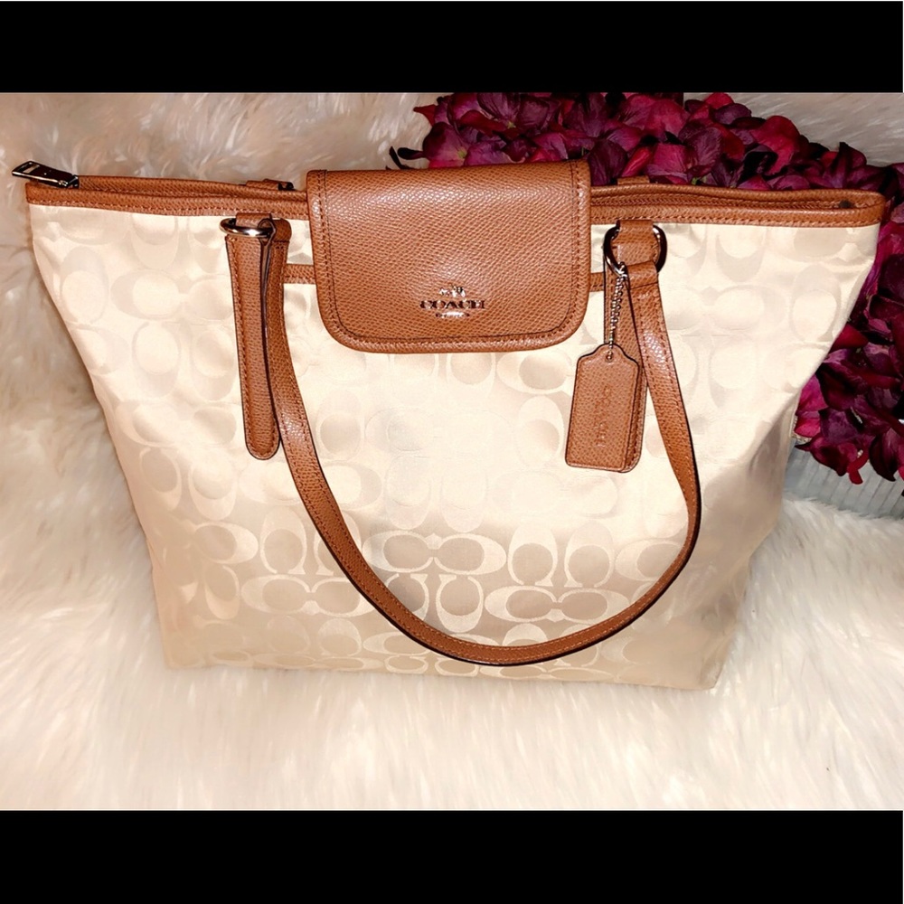 🆕COACH Canvas Leather Trim Monogram Bag